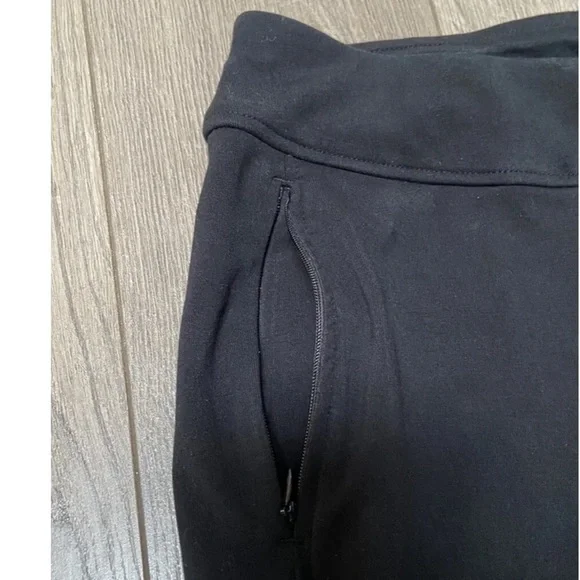 Talbots Leggings, high rise, cropped legs, zip side pockets, Size Medium, black - Picture 6 of 12